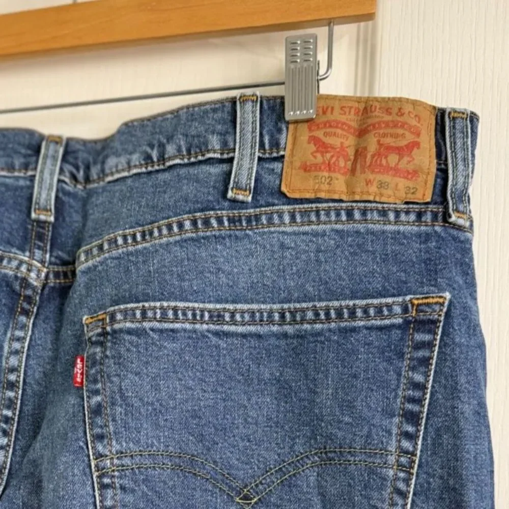 Levi's 502 Taper Fit Men's Jeans - Medium Wash - Size 38 x 32